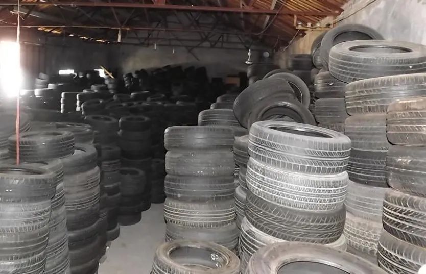 潔匠凈化·的凈工業(yè)除臭劑_廢舊輪胎煉油廢氣污染，車間惡臭問題可利用潔匠凈化除臭劑解決